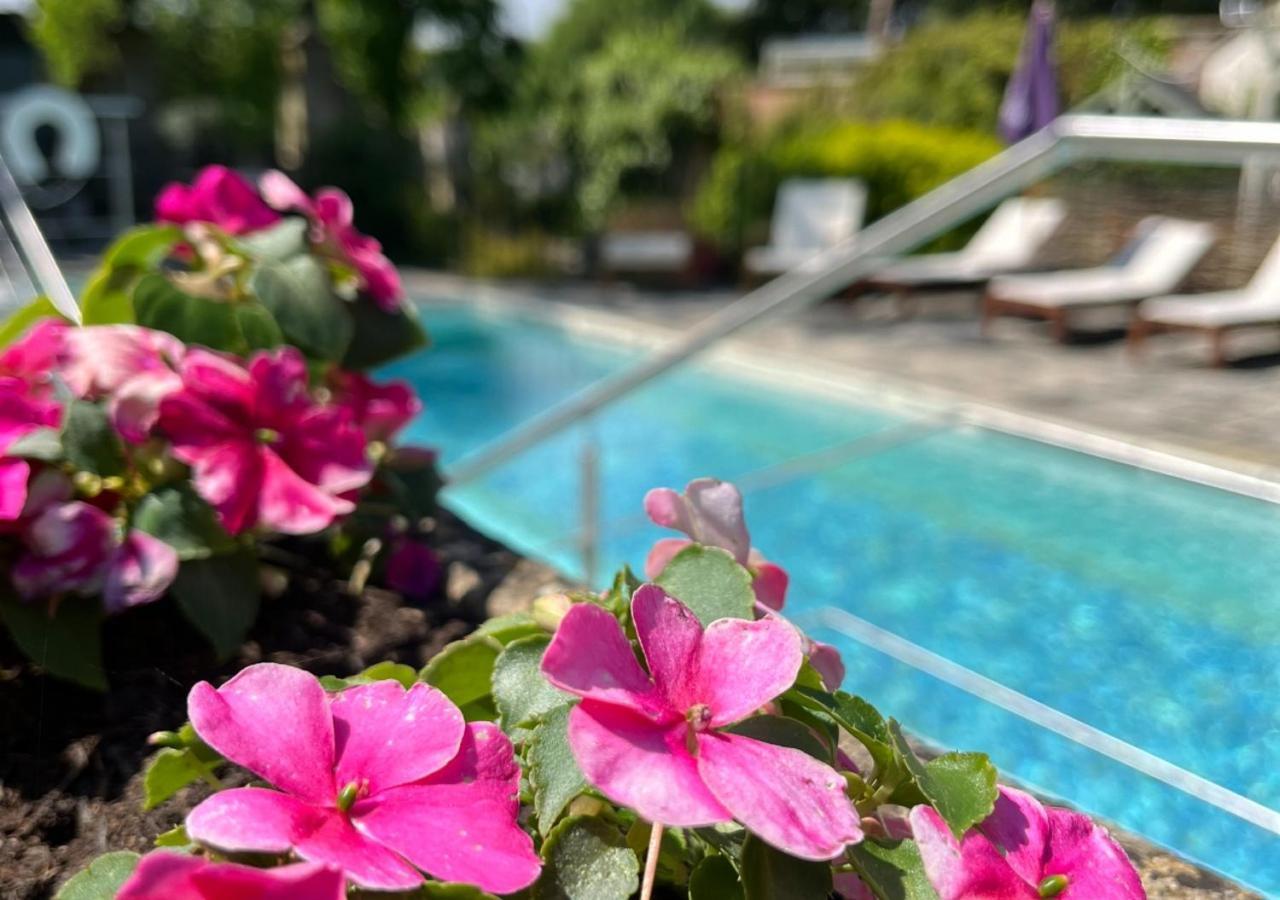 Burleigh Court Hotel Страуд Экстерьер фото